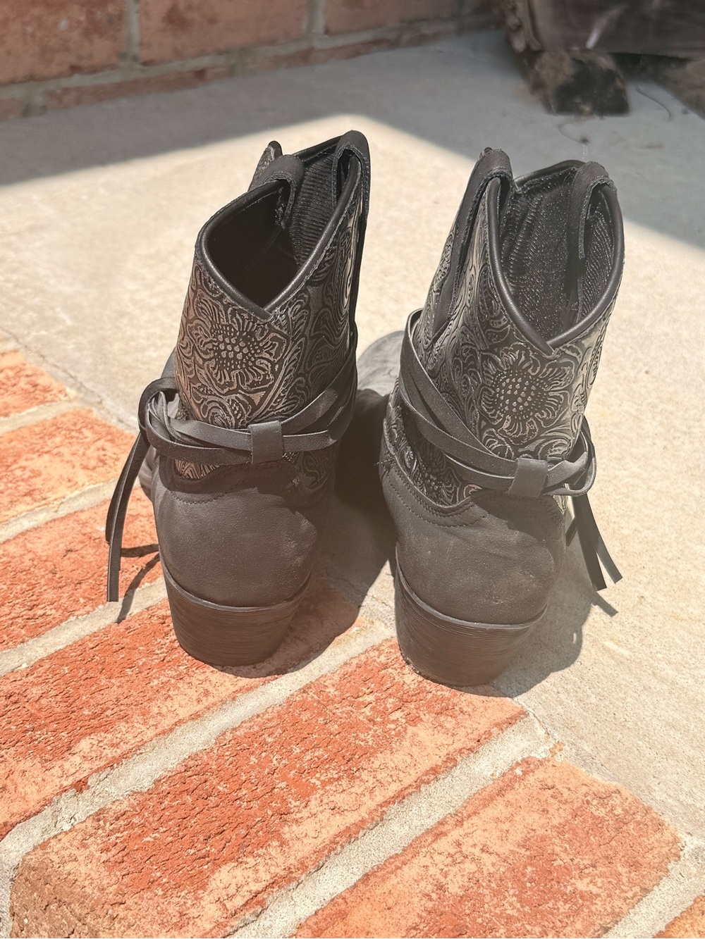 Black Western Cowboy Boots Embossed Paisley Short Ankle Booties - Picture 3 of 4